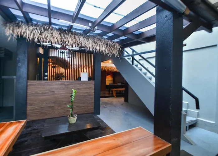 Island Nook Hotel
